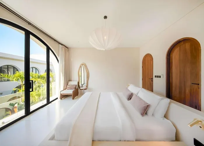 Parisian New 2br Luxury 8mins Walk To