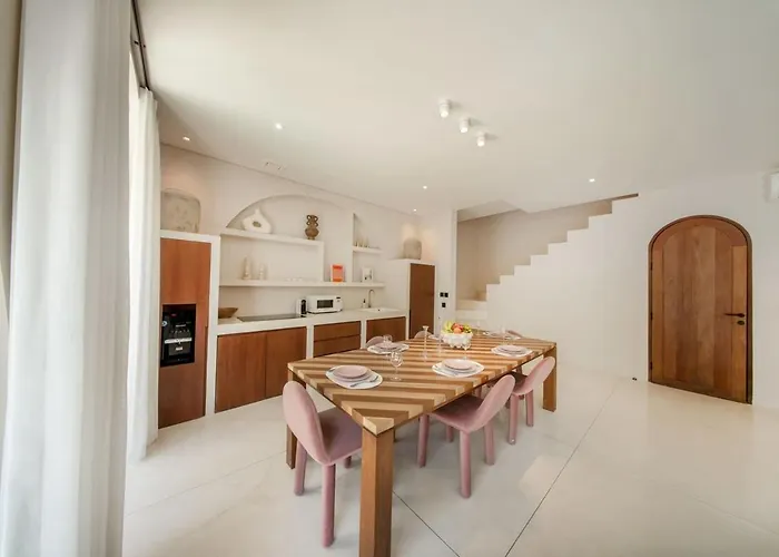 Parisian New 2br Luxury 8mins Walk To Villa Uluwatu (Bali)