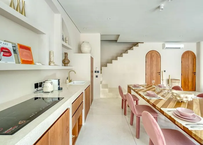 Parisian New 2br Luxury 8mins Walk To * Uluwatu (Bali)