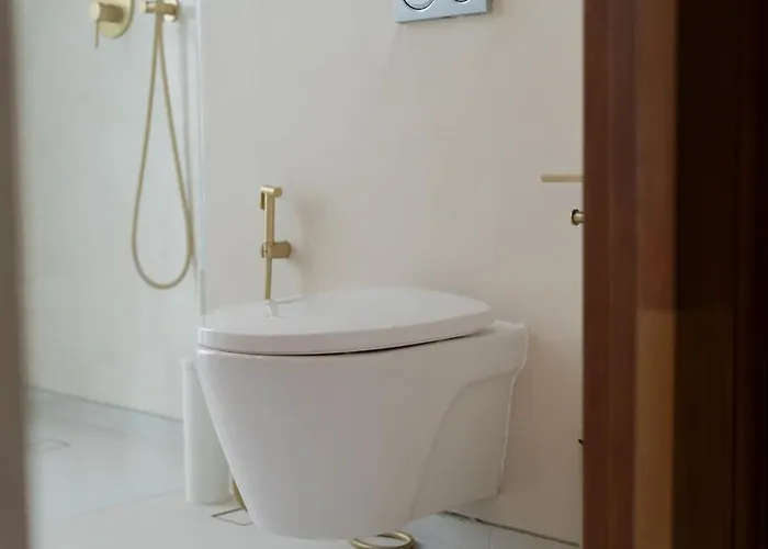 Parisian New 2br Luxury 8mins Walk To Villa