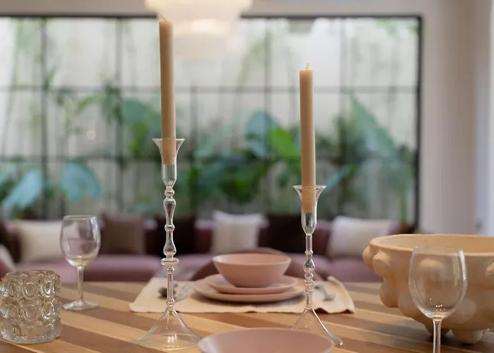 Parisian New 2br Luxury 8mins Walk To